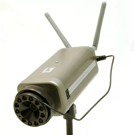 Лучшая сетевая камера видеонаблюдения 2006 - Level One WCS-2070