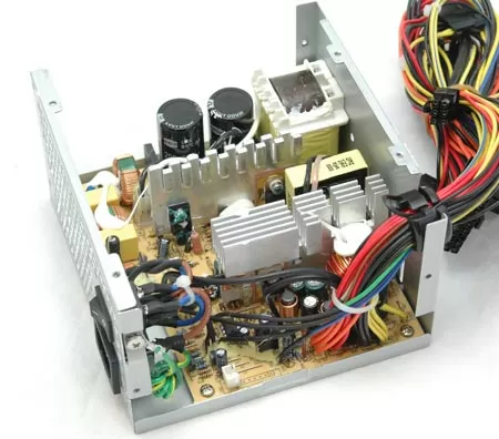 Внешний вид блока питания Altis