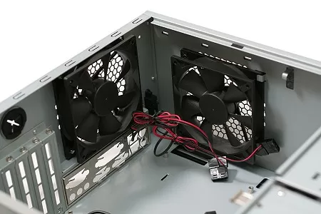 ATX корпус Antec P182: системные вентиляторы с регулировкой скорости