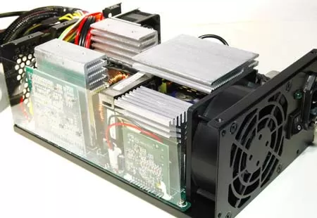 Блок питания Emacs 850Wt - внутреннее пространство