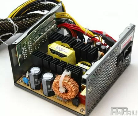 Внутреннее пространство Enermax Modu 82+