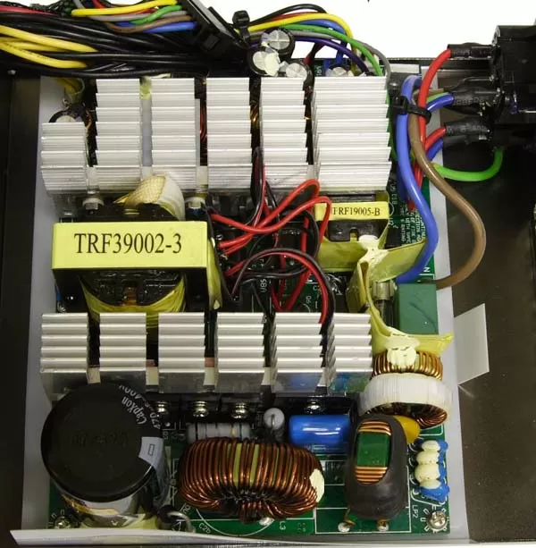 Внутренности блока питания Floston Energetix ENFP-750W