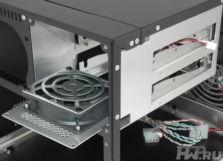HTPC корпус Lian Li PC-V351 - задний вентилятор