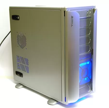 Компьютерный корпус Thermaltake Armor в работе