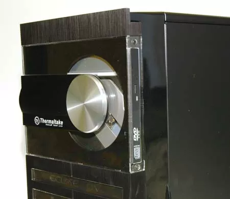 Компьютерный корпус Thermaltake Eclipse - DVD-привод