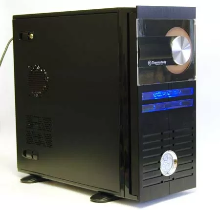 Компьютерный корпус Thermaltake Eclipse - в собранном состоянии