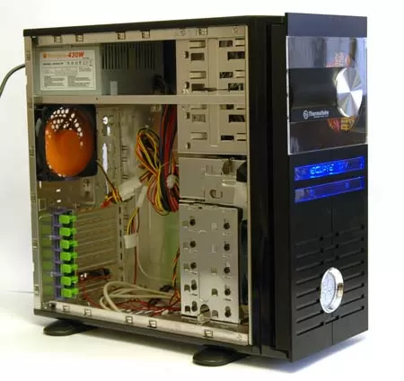 Компьютерный корпус Thermaltake Eclipse - в рабочем состоянии