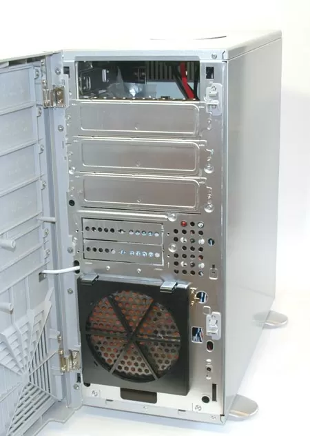 Компьютерный корпус Thermaltake Soprano DX - открытая лицевая панель