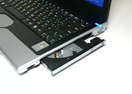 iRu Novia 3331W - порты на правой стороне