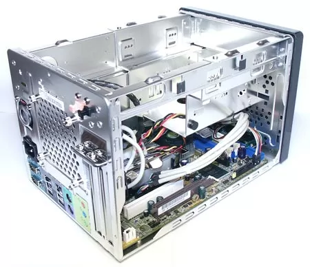 Корпус Shuttle XPC SB75G2 со снятой крышкой
