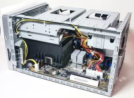 Barebone платформа формата BTX Shuttle XPC SB86i