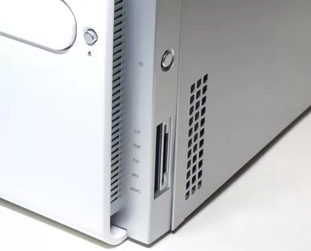 Barebone платформа формата BTX - Shuttle XPC SB86i, встроенный картридер