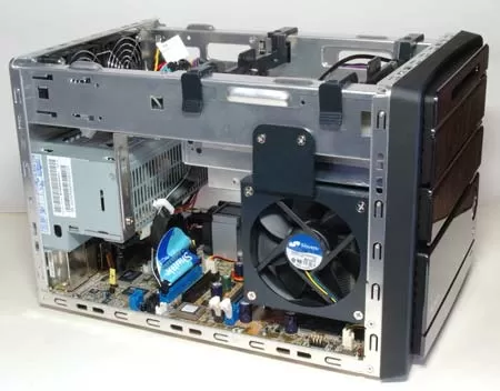 Barebone платформа Shuttle SN26P изнутри