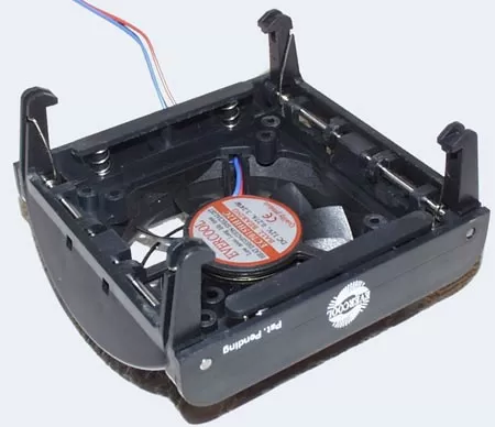 Крепление и вентилятор