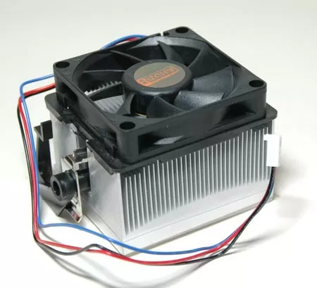 Стандартный кулер AMD для Athlon 64