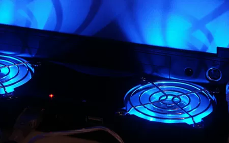 Кулер для ноутбука Speeze Pacific Breeze - в темноте