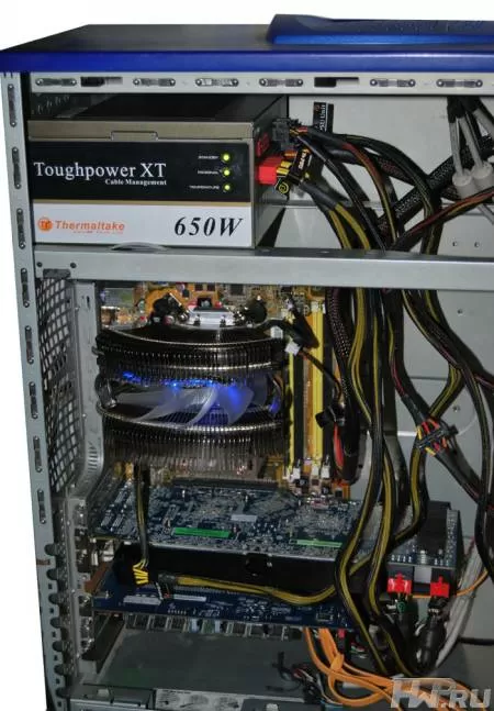 Кулер Thermaltake V1AX в корпусе
