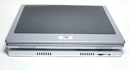 Ноутбук iRu на кулере Titan Fan Pad