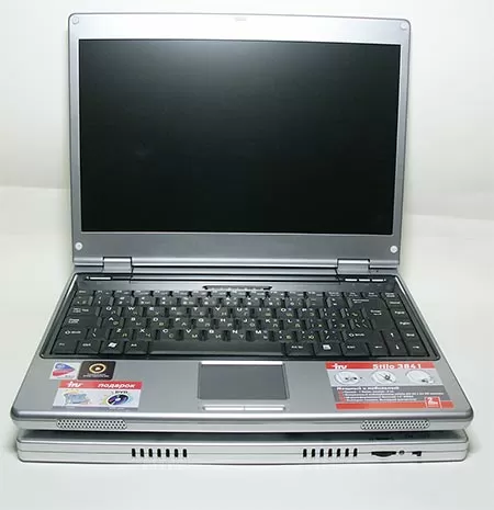 Ноутбук iRu на кулере Titan Fan Pad