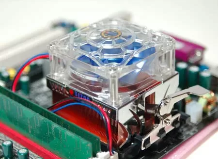 Кулер Titan TTC-K8CTB/SC под Athlon 64