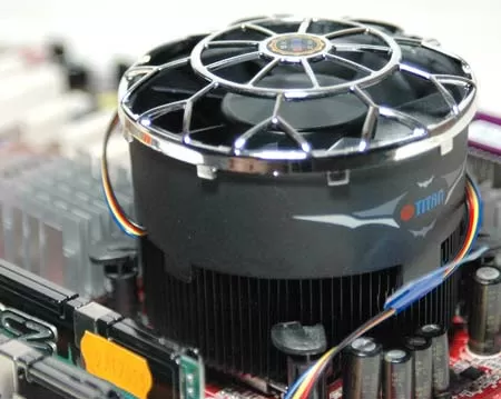 Кулер Titan TTC-NH01TB на материнской плате