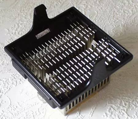 Крепление вентилятора