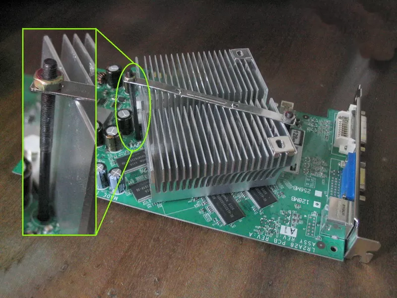 Усилить охлаждение. Охладитель видеокарты vf830. Радиатор охлаждения видеокарты m4000m. Радиатор для 710 видеокарты. Самодельный радиатор для видеокарты.