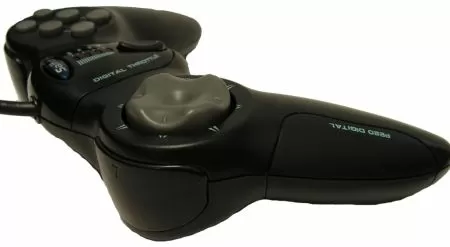 Обзор геймпада Saitek P220