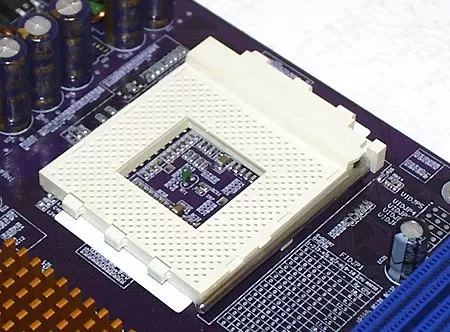 ECS L7SOM - гнездо процессора