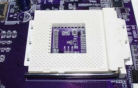 Процессорное гнездо платы ECS L7VTA
