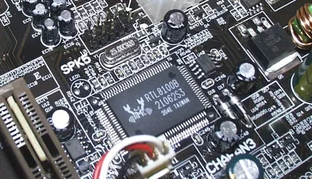 Сетевой чип Realtek RTL8100B