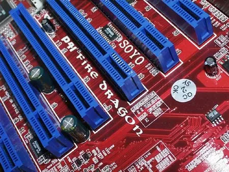 Шесть PCI слотов