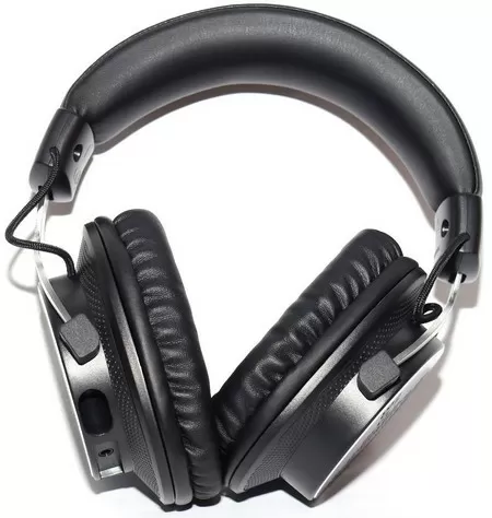 Creative sound blaster play 4. Creative Travel Sound. Как подключить наушники саунд бластер.