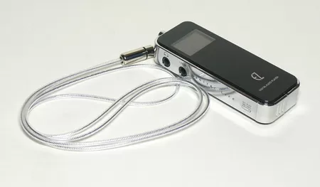 MP3 плеер EZ MP-3000 со шнурком