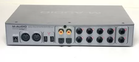 Обратная панель вид M-Audio FireWire 410