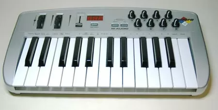 MIDI клавиатура M-Audio Oxygen 8