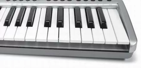 MIDI-клавиатура M-Audio Ozonic