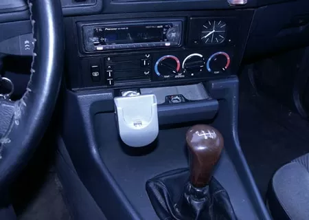 JTTEL Multi-Player - док-станция в автомобиле