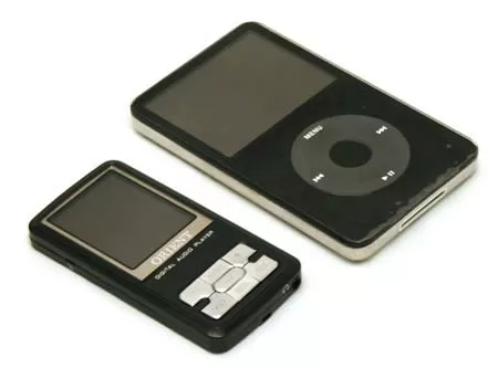 MPEG 4 плеер Orient MP08 и Apple iPod Video