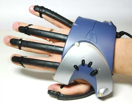 Виртуальная перчатка P5 Glove от Essential Reality