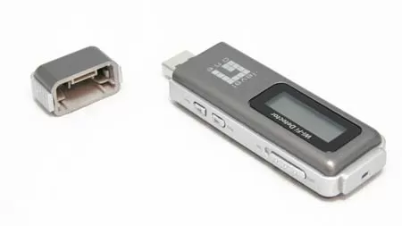 Внешний вид адаптера Level One WNC-0304USB