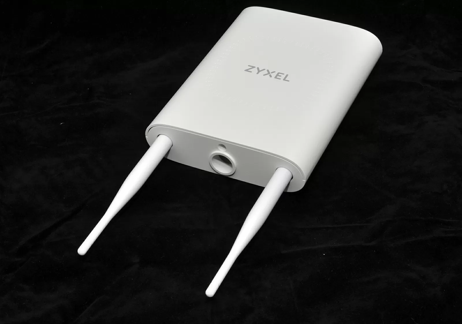 Zyxel NWA55AXE - наружная точка доступа Wi-Fi 6, которой так удобно строить  мосты | hwp.ru