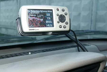 GPS-навигатор Garmin Quest в ночном режиме