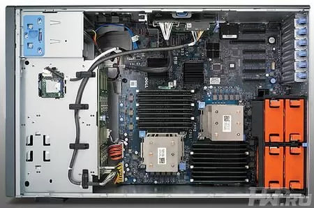 Внутреннее пространство PowerEdge T710