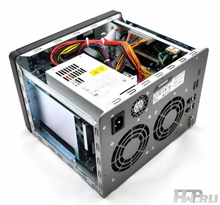 Вид сзади HDD QNAP TS-659 PRO II