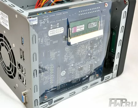 Вид сзади HDD QNAP TS-659 PRO II