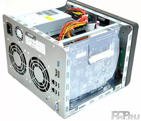 Вид сзади HDD QNAP TS-659 PRO II