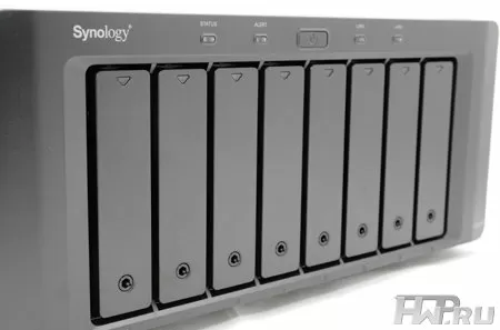 Файловый сервер Synology DS1812+