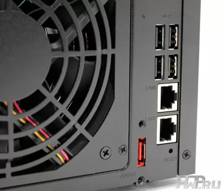 Файловый сервер Synology DS1812+