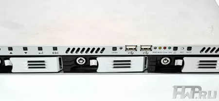 Внешний вид Thecus 1U4200XXX